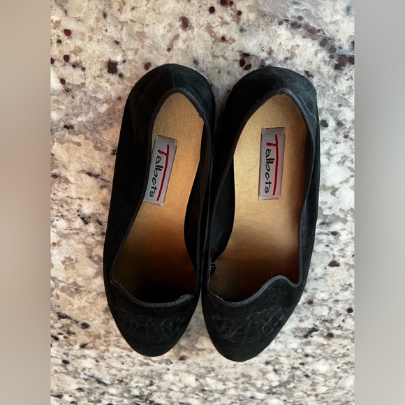 Talbots Women’s Black Suede Embroidered Loafers Size 7.5 - Picture 5 of 7